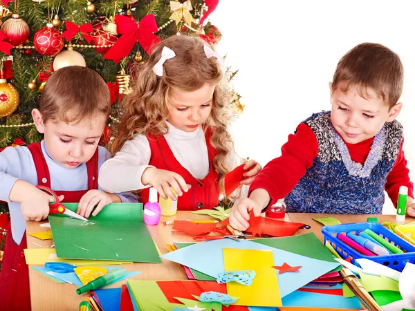 Children making decoration for Christmas. — Stok fotoğraf