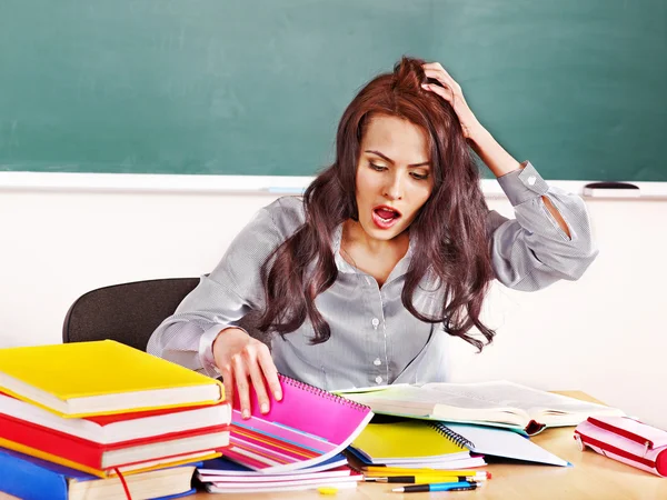 Woman in classroom. — Stock Photo, Image