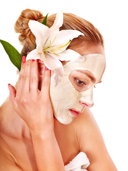 Vrouw met gezichts masker. — Stockfoto