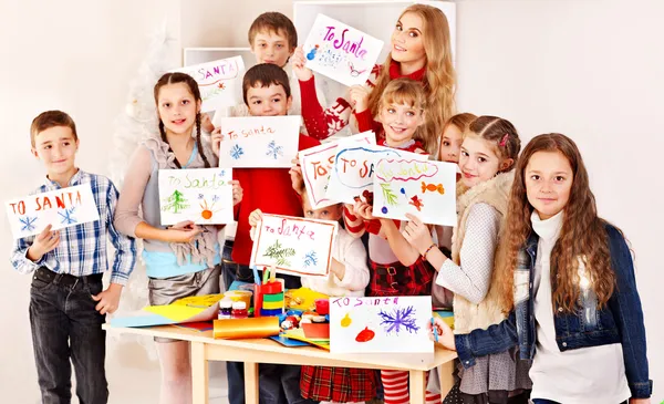 Niños haciendo tarjeta . — Foto de Stock