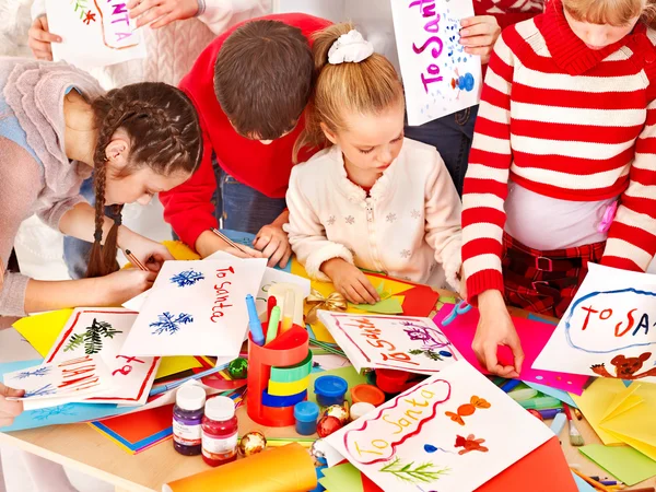 Pittura infantile alla scuola d'arte . — Foto Stock