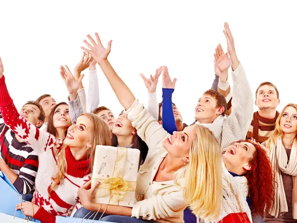 Grupo segurando caixa de presente . — Fotografia de Stock