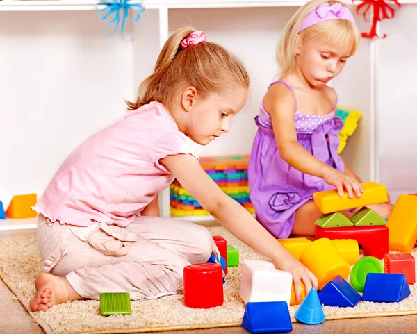 Kinderen op de kleuterschool. — Stockfoto