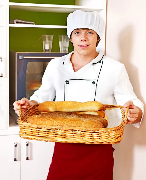 Mužský šéfkuchař hospodářství potravin. — Stock fotografie