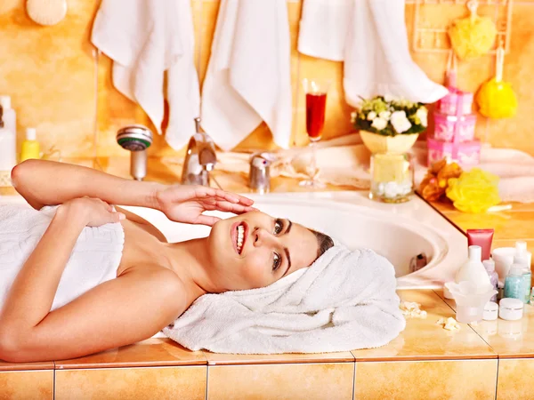Woman relaxing at home bath. — Stock Photo, Image