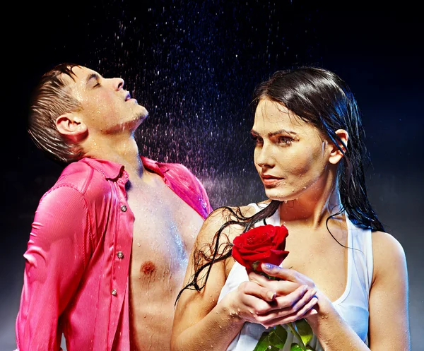 Couple under water drop. — Stock Photo, Image
