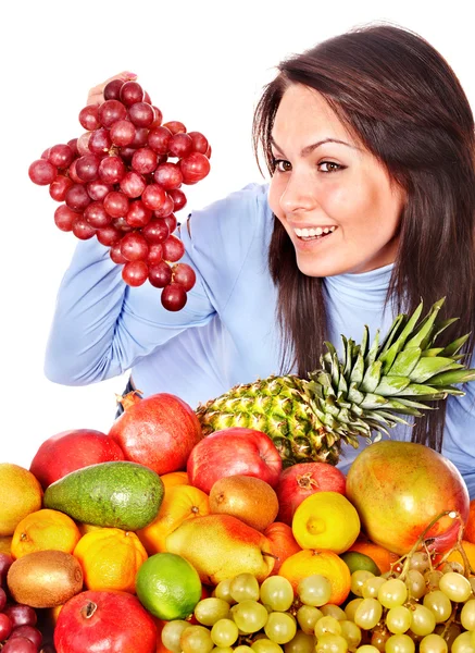 Kind mit Gruppe Obst und Gemüse. — Stockfoto