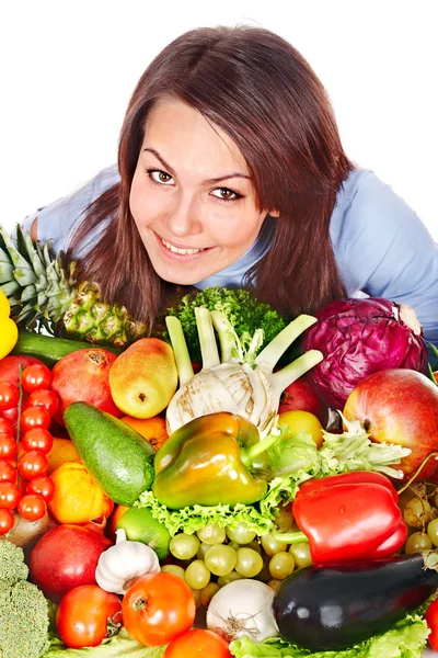 Kvinna med gruppen av frukt och grönsaker. — Stockfoto