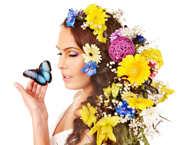 Mujer con flor y mariposa . — Foto de Stock