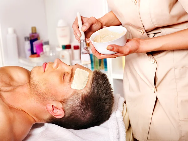 Máscara facial de barro no spa de beleza . — Fotografia de Stock