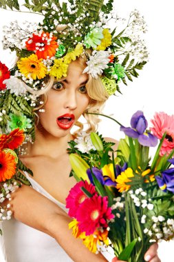 kadın ile telafi etmek ve çiçek.