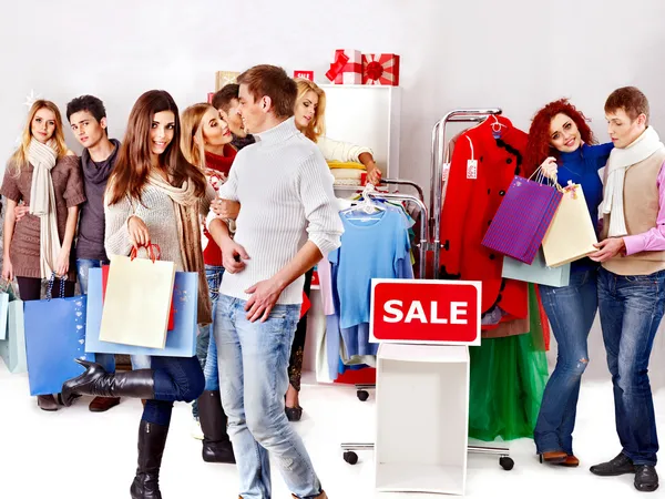Shopping kvinnor på julhandeln. — Stockfoto