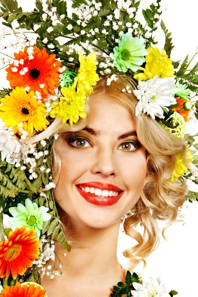 Mujer con maquillaje y flor . — Foto de Stock