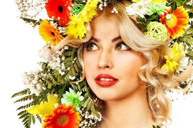 kadın ile telafi etmek ve çiçek.