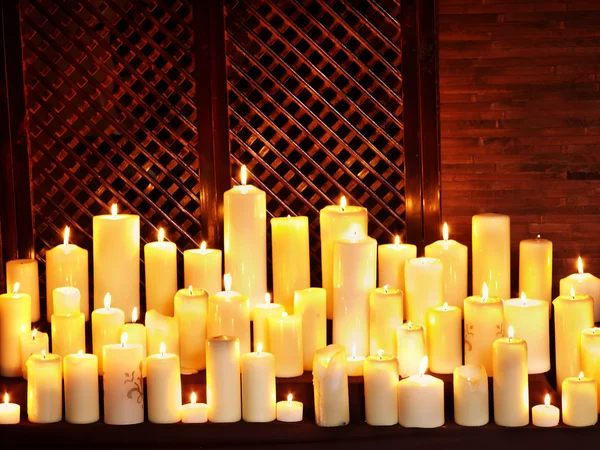 Ομάδα κερί αναμμένο στο κομμωτήριο spa. — Φωτογραφία Αρχείου