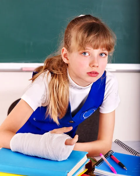 Child with broken arm. — Stock Photo, Image