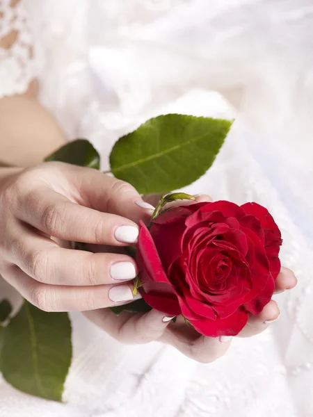 Bride with rose bouquet — Stock Photo, Image