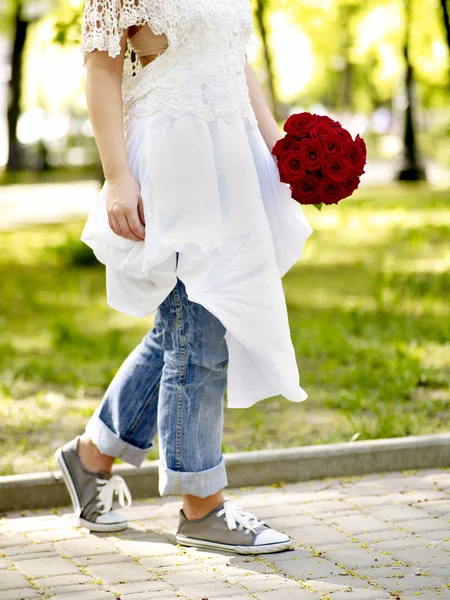 Young woman hipster outdoor. — Stock Photo, Image