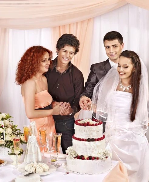 Grupo en mesa de bodas . — Foto de Stock