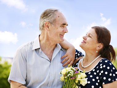 mutlu yaşlı çift açık.