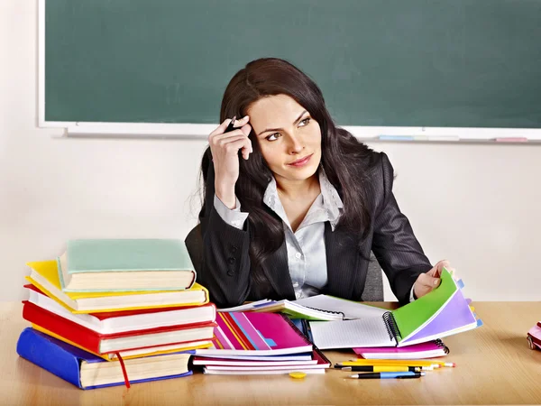 Mulher em sala de aula . — Fotografia de Stock