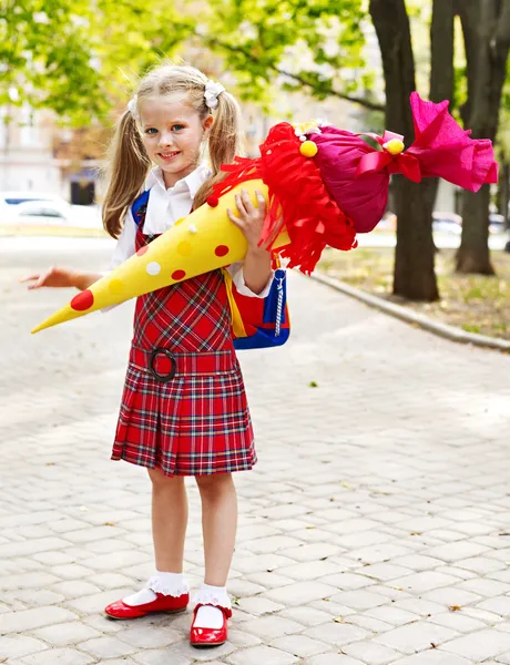 Niño con cono escolar . — Foto de Stock