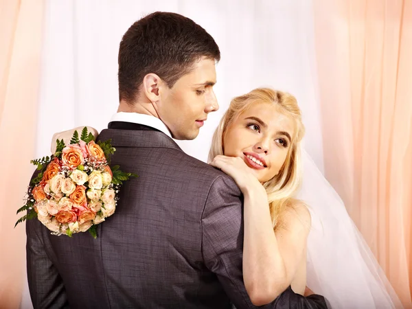 Paar beim Hochzeitstanz. — Stockfoto