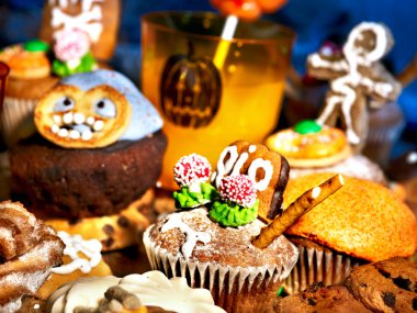 Cadılar Bayramı tabloyla ya parani ya canini