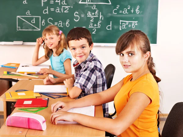 Escola crianças menina e menino . — Fotografia de Stock