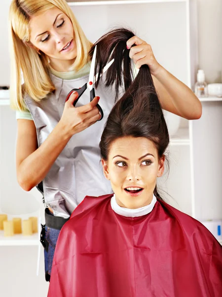 Mujer en peluquería . —  Fotos de Stock