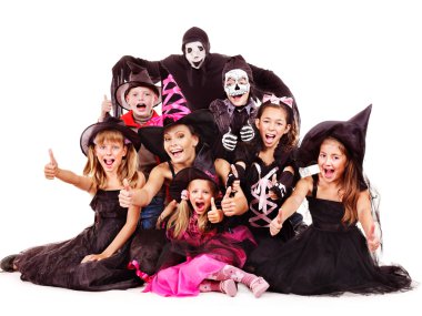 Cadılar Bayramı partisi grup çocuk ile .