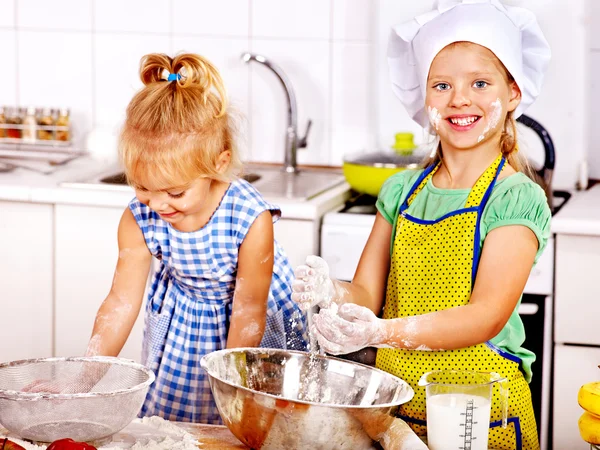 Child with rolling-pin dough — Stock Photo, Image