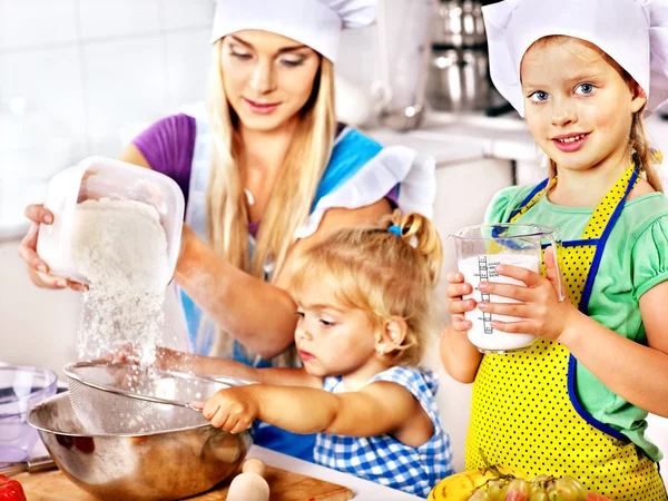 Mother and grandchild baking cookies. — Stock Photo, Image