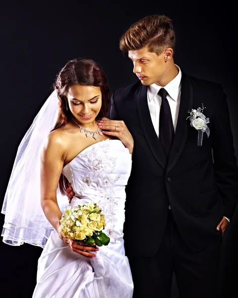 Coppia che indossa abito da sposa e costume . — Foto Stock