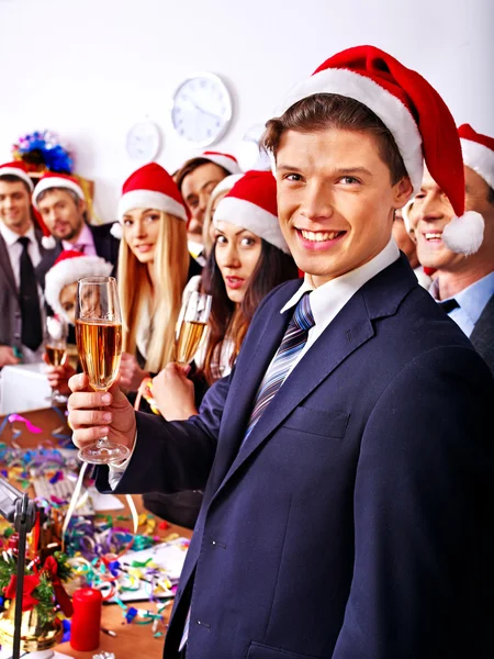 Gente de negocios en la fiesta de Navidad . — Foto de Stock