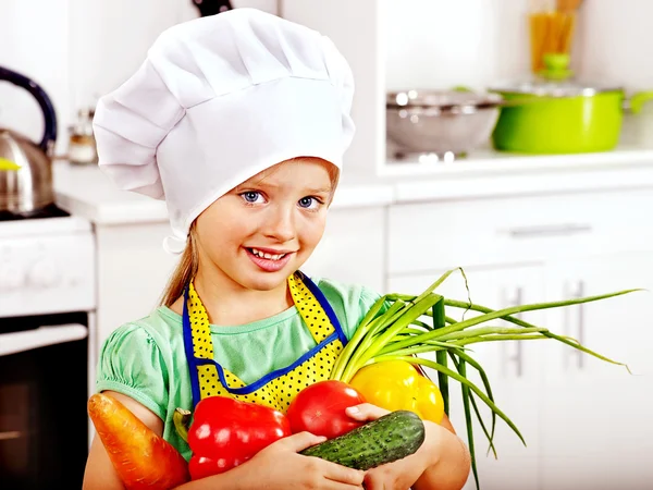 Dítě se zeleninou — Stock fotografie