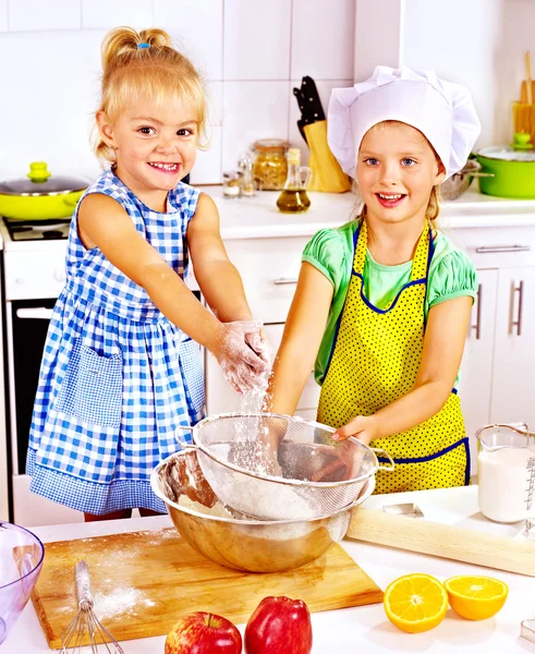 Child with rolling-pin dough — Stock Photo, Image