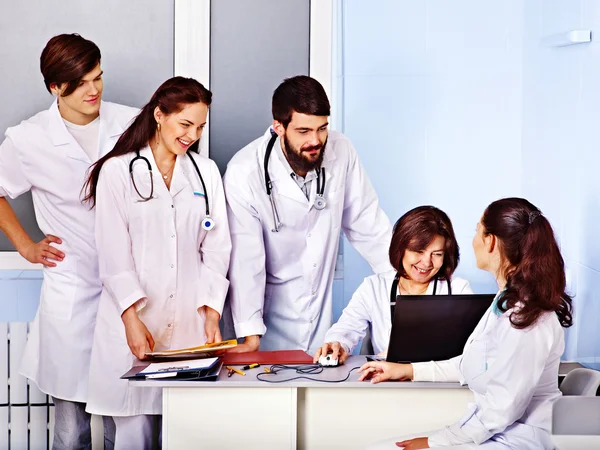 Gruppo di medici in ospedale — Foto Stock