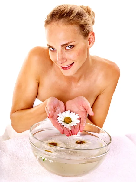 Gesichtsmassage im Wellnessbereich — Stockfoto