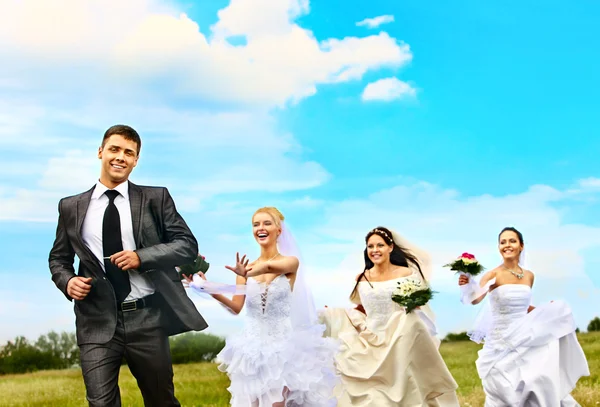 Brides and groom summer outdoor — Stock Photo, Image