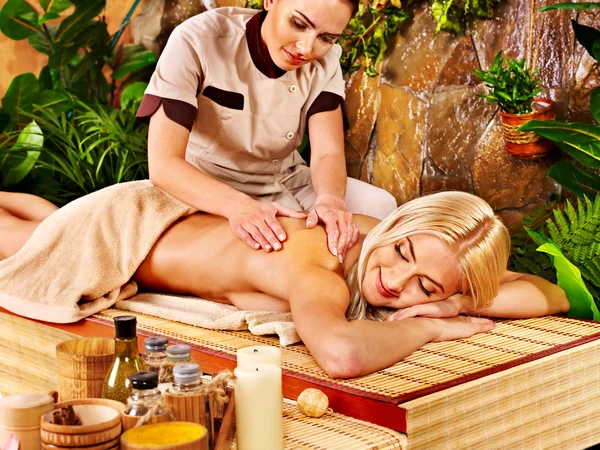 Woman getting massage in spa. — Stock Photo, Image