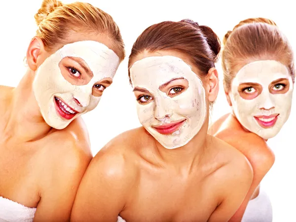 Yüz maskesi kadınlarla grup. — Stok fotoğraf