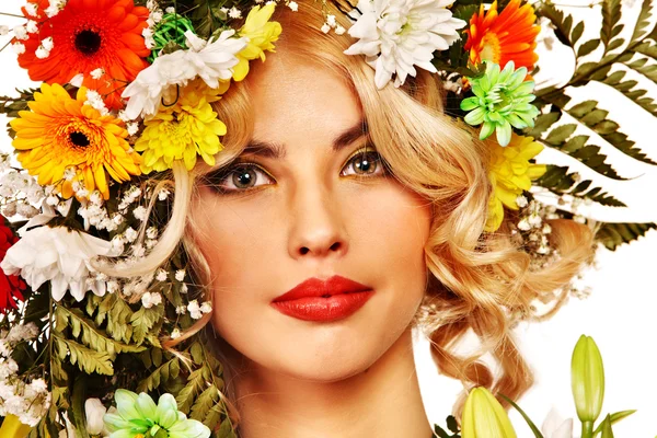 Kvinna med make up och blomma. — Stockfoto