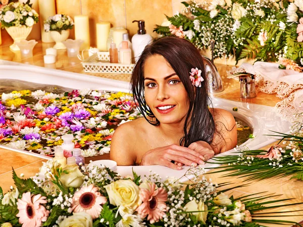 Woman at luxury spa. — Stock Photo, Image