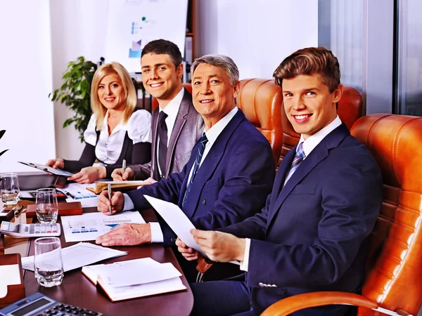 Grupo de empresarios en el cargo. — Foto de Stock