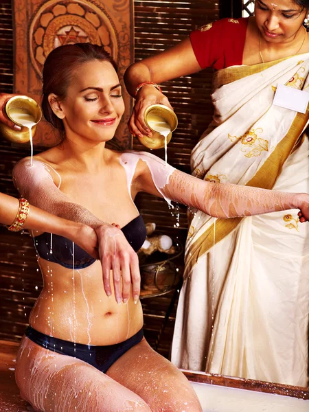 Woman having Ayurvedic spa treatment. — Stock Photo, Image