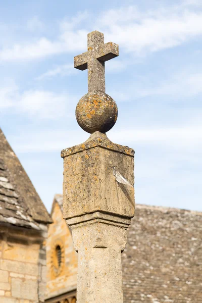 Gamla solur i stanton cotswolds — Stockfoto