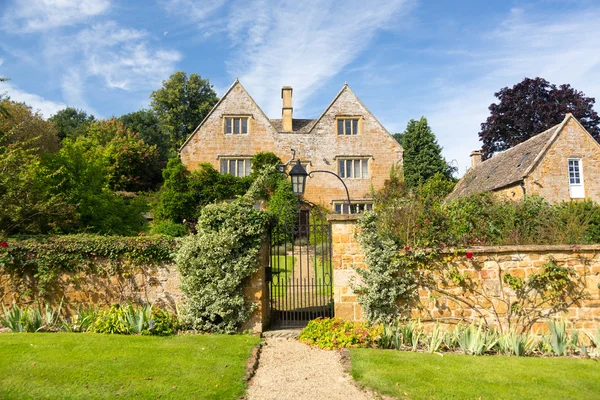 Altes Cotswold Steinhaus in ilmington — Stockfoto