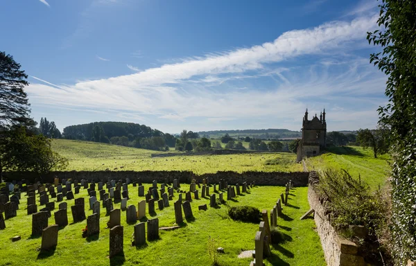 Churchyard and lodges in Chipping Campden — Stock Photo, Image