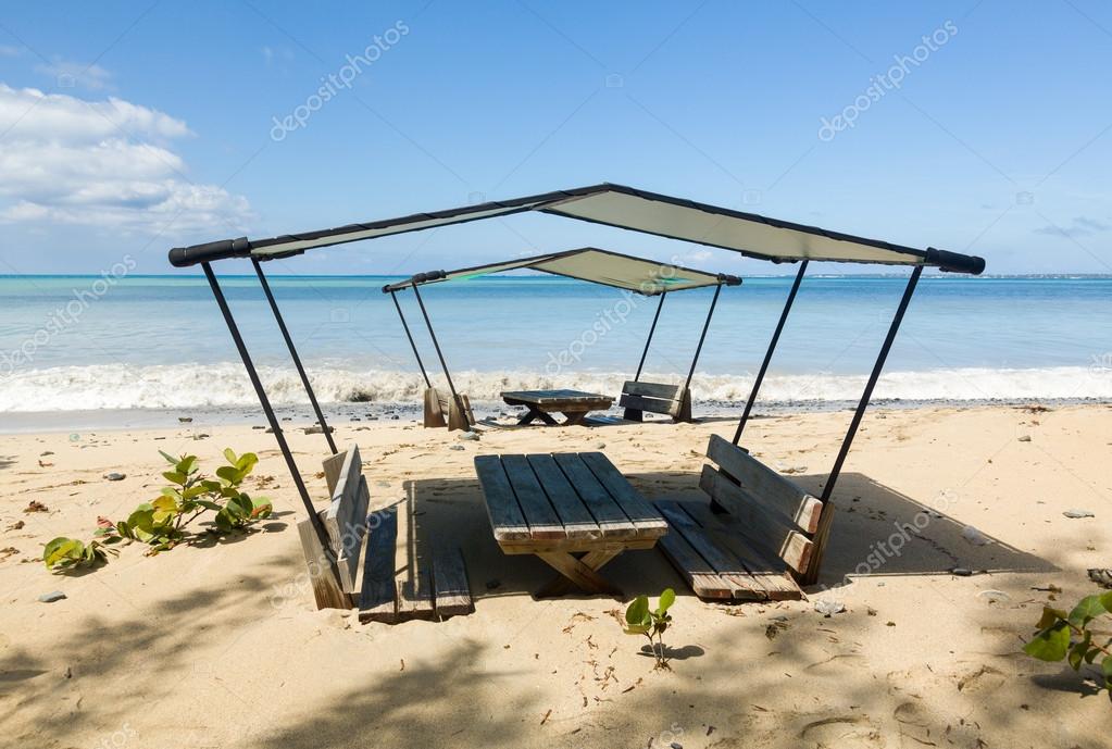 beach table and chairs